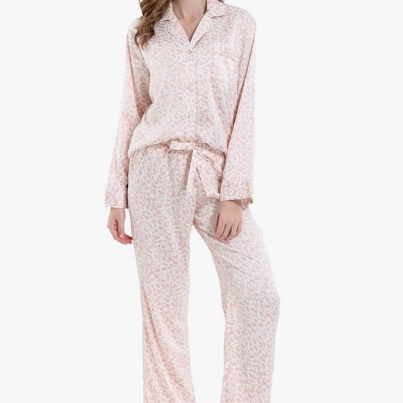 Serenedelicacy Women's Satin Pajama Set - Picture 1 of 4